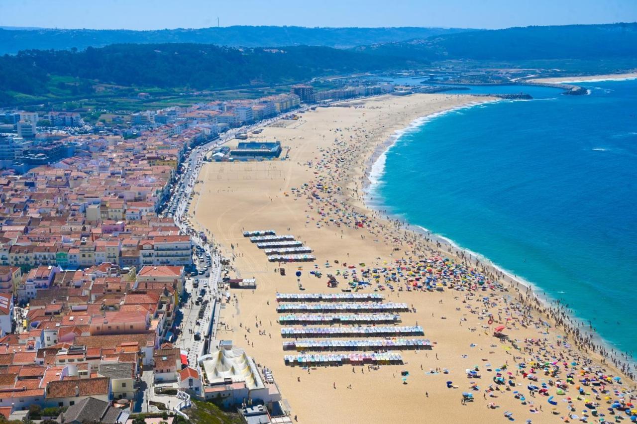 Beachfront Apartment Nazare Exterior photo